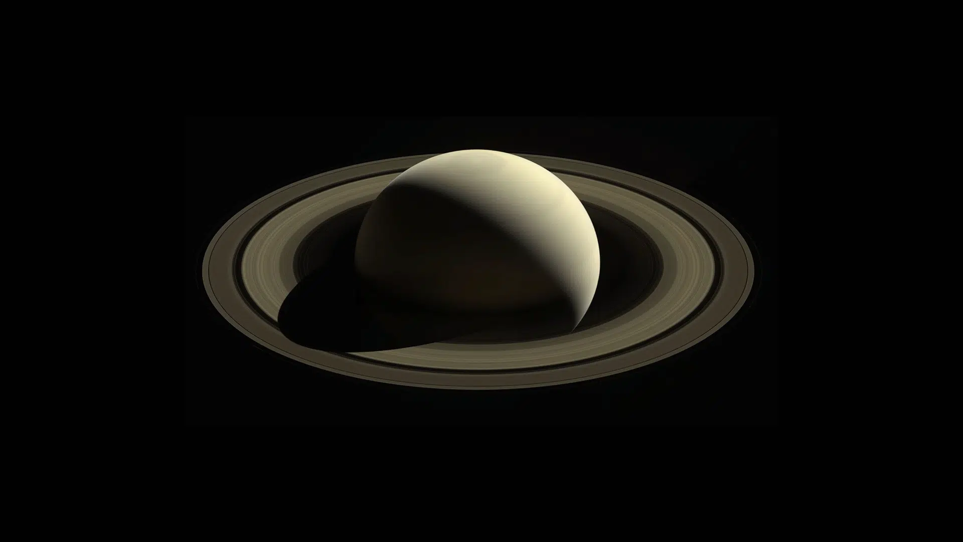 binoculars telescopes enhance saturn viewing