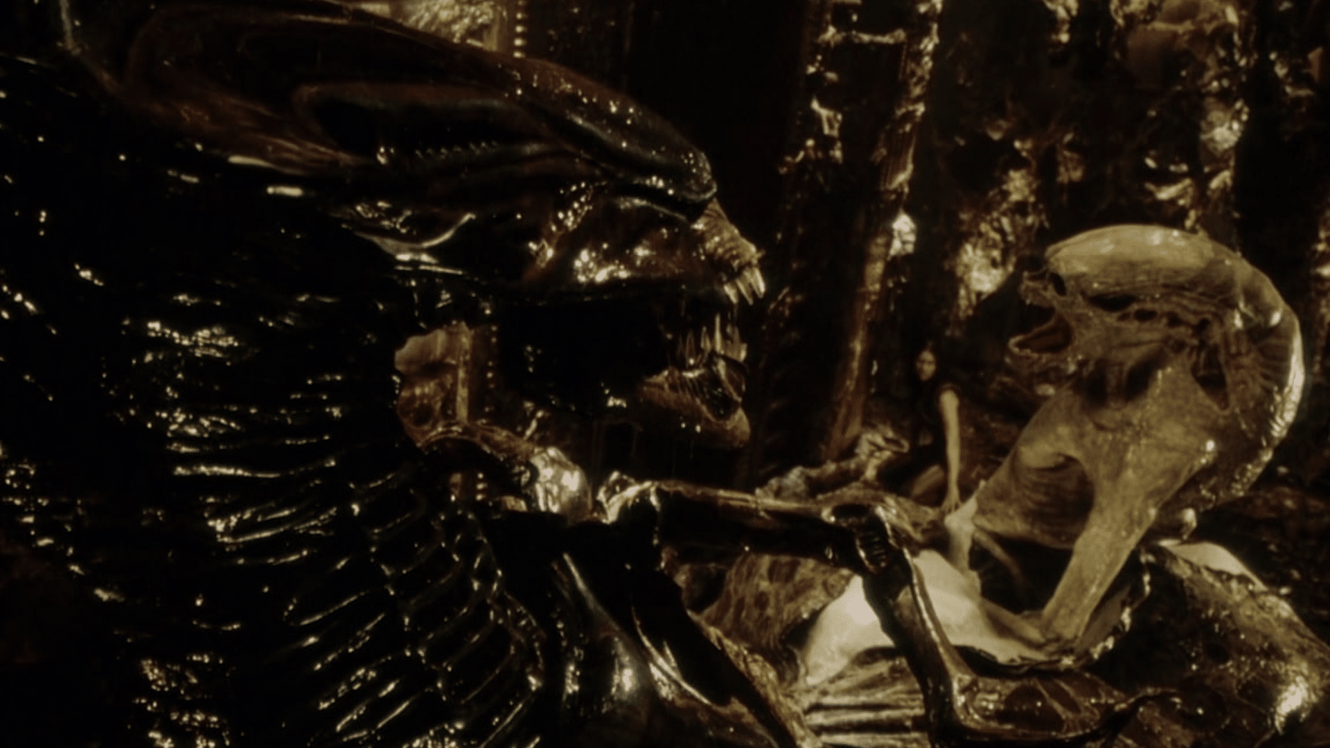 alien queen role in the hive