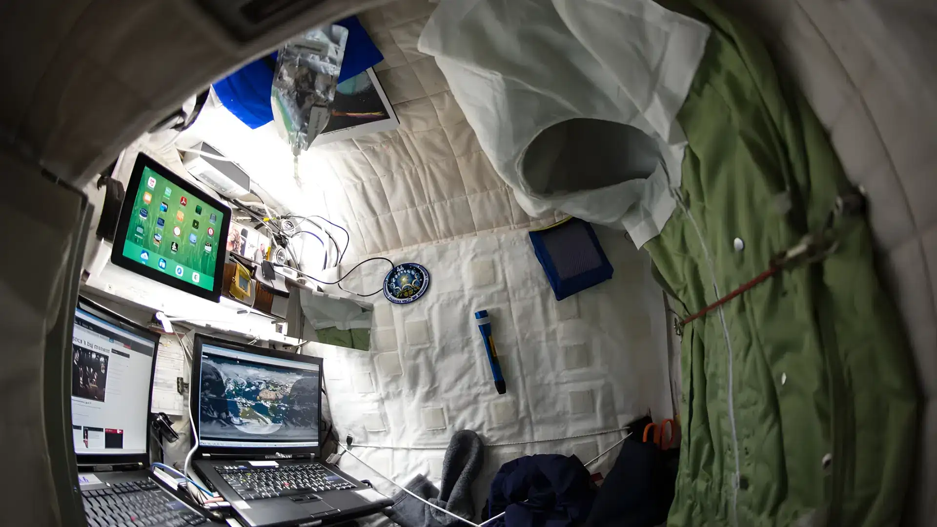 sleeping in the international space station bedroom