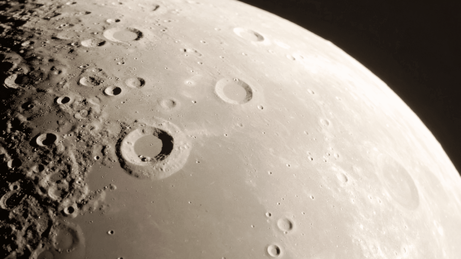 Why Does the Moon Change Color? - Philip Metzger